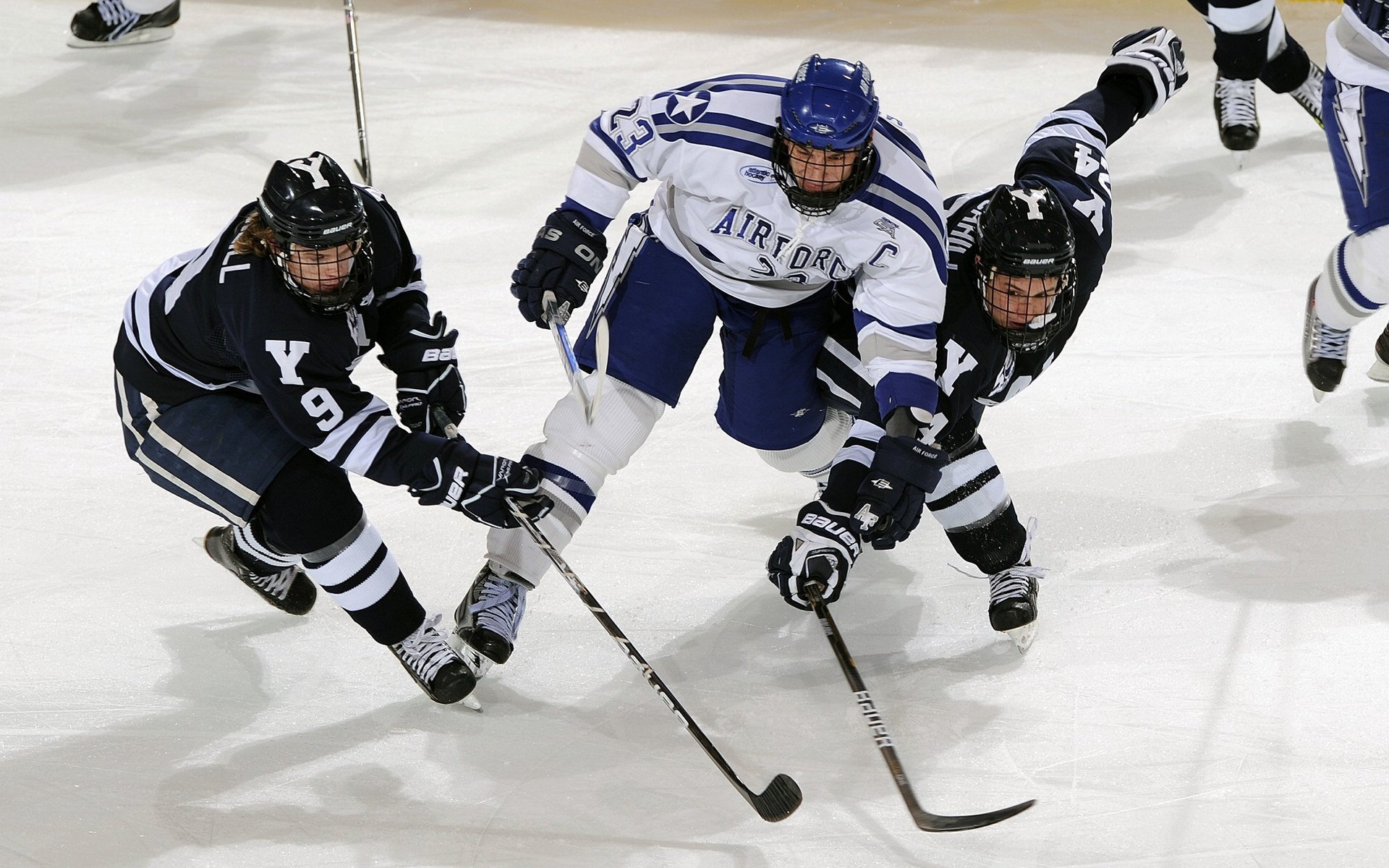 电竞少年热血拼搏引燃赛场，电子竞技少年